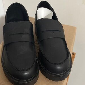 Steve Madden womans Black Slip-On Loafers